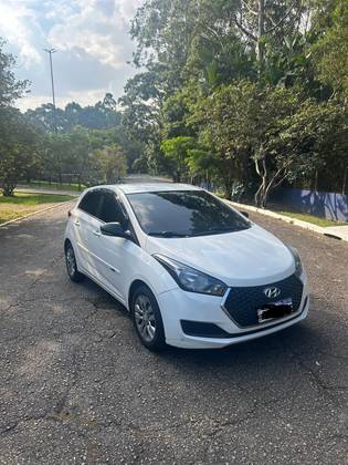 HYUNDAI HB20 1.6 COMFORT PLUS 16V FLEX 4P AUTOMÁTICO